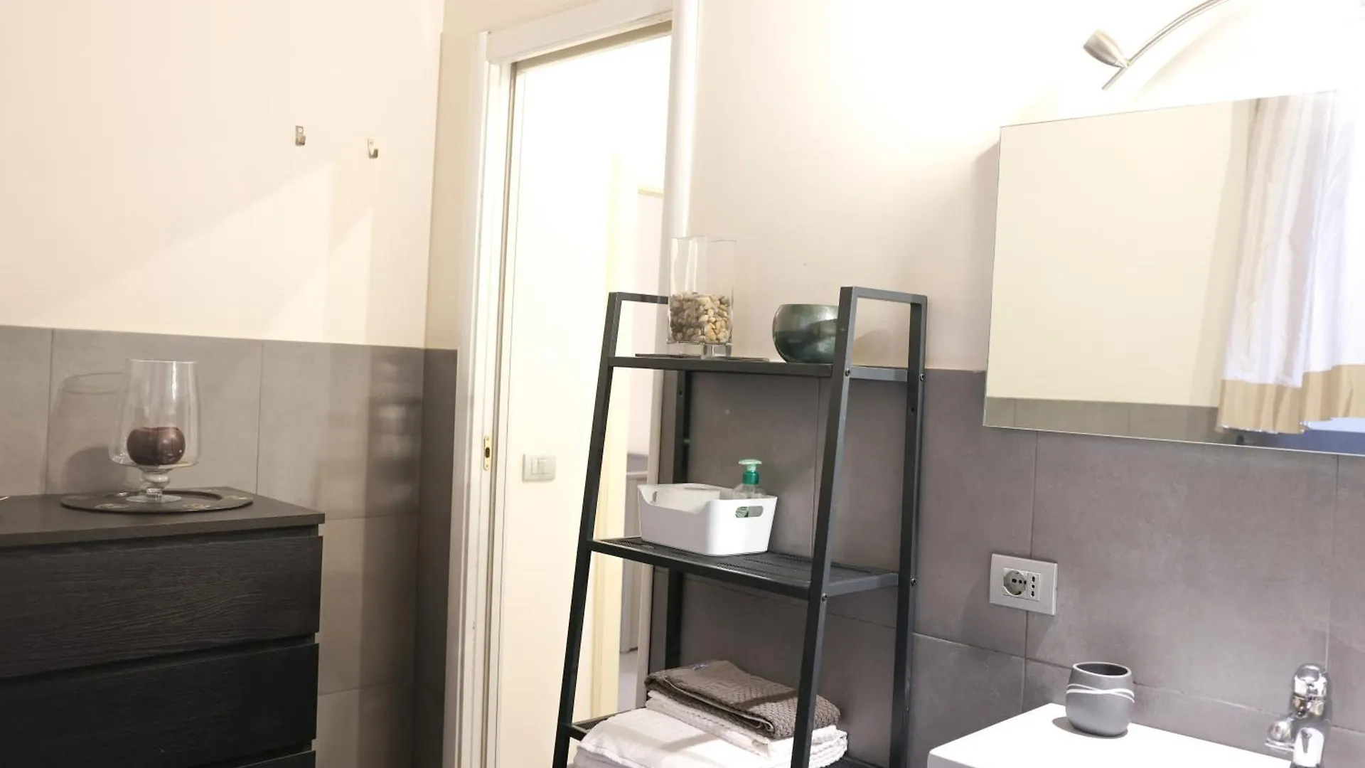 Апартаменты Domus Superior Banchi Nuovi - Navona Pl. - Pantheon Рим 0*,  Италия