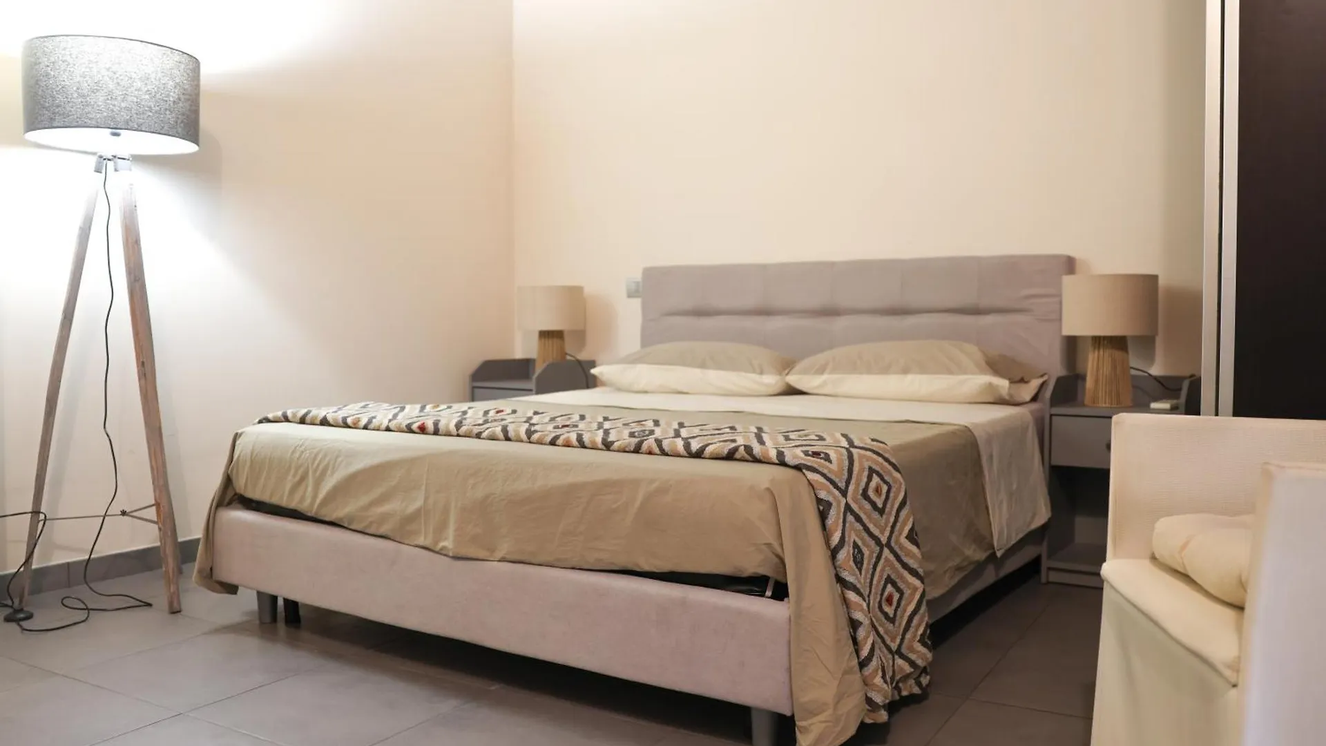 Domus Superior Banchi Nuovi - Navona Pl. - Pantheon Apartment Rome